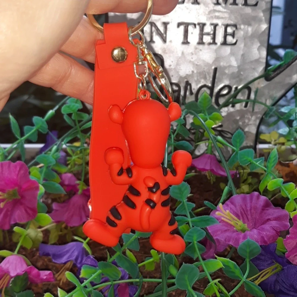 🆕DISNEY'S OFFICIALLY LICENSED TIGGER  KEYCHAIN